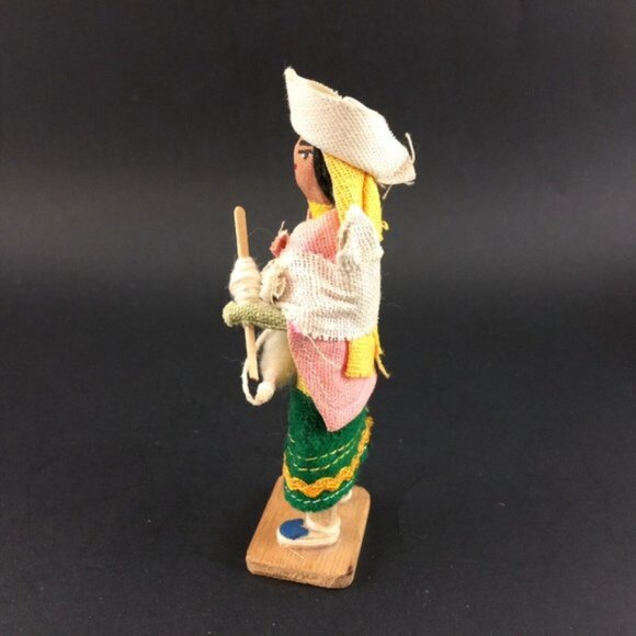 Vtg Ecuador Souvenir Doll Figurine Woman Mother w Baby Traditional Dress 4 1/8" - Picture 5 of 13